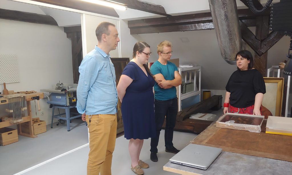 Cultural Heritage Research members visiting dr. Aleksandra Hola in her conservation studio in Krakow